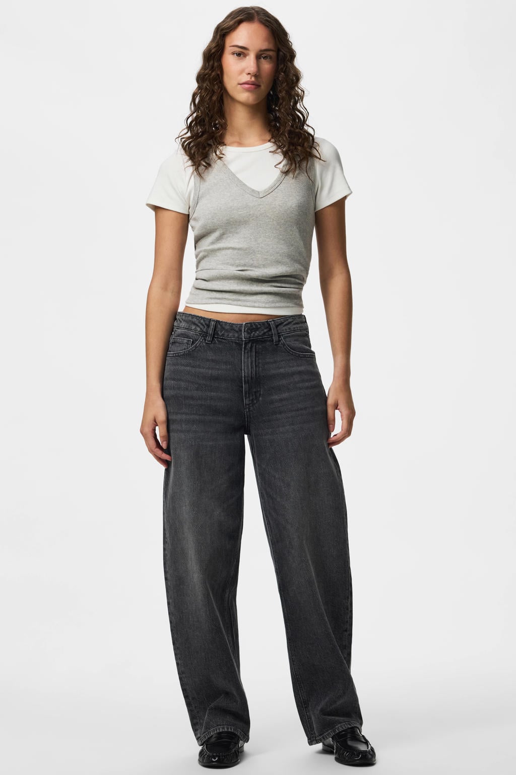 Grey denim dames PIECES barrel jeans van denim met regular waist, rits- en knoopsluiting en effen