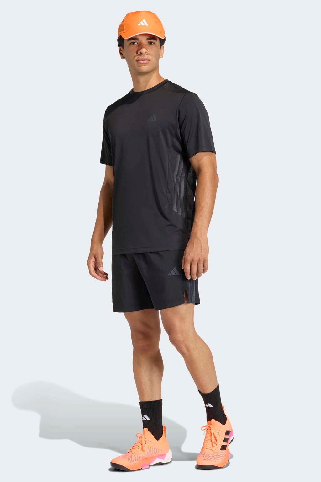 Zwarte heren adidas Performance Tech Essentials sportshort van polyester met regular fit, elastische tailleband met koord en effen