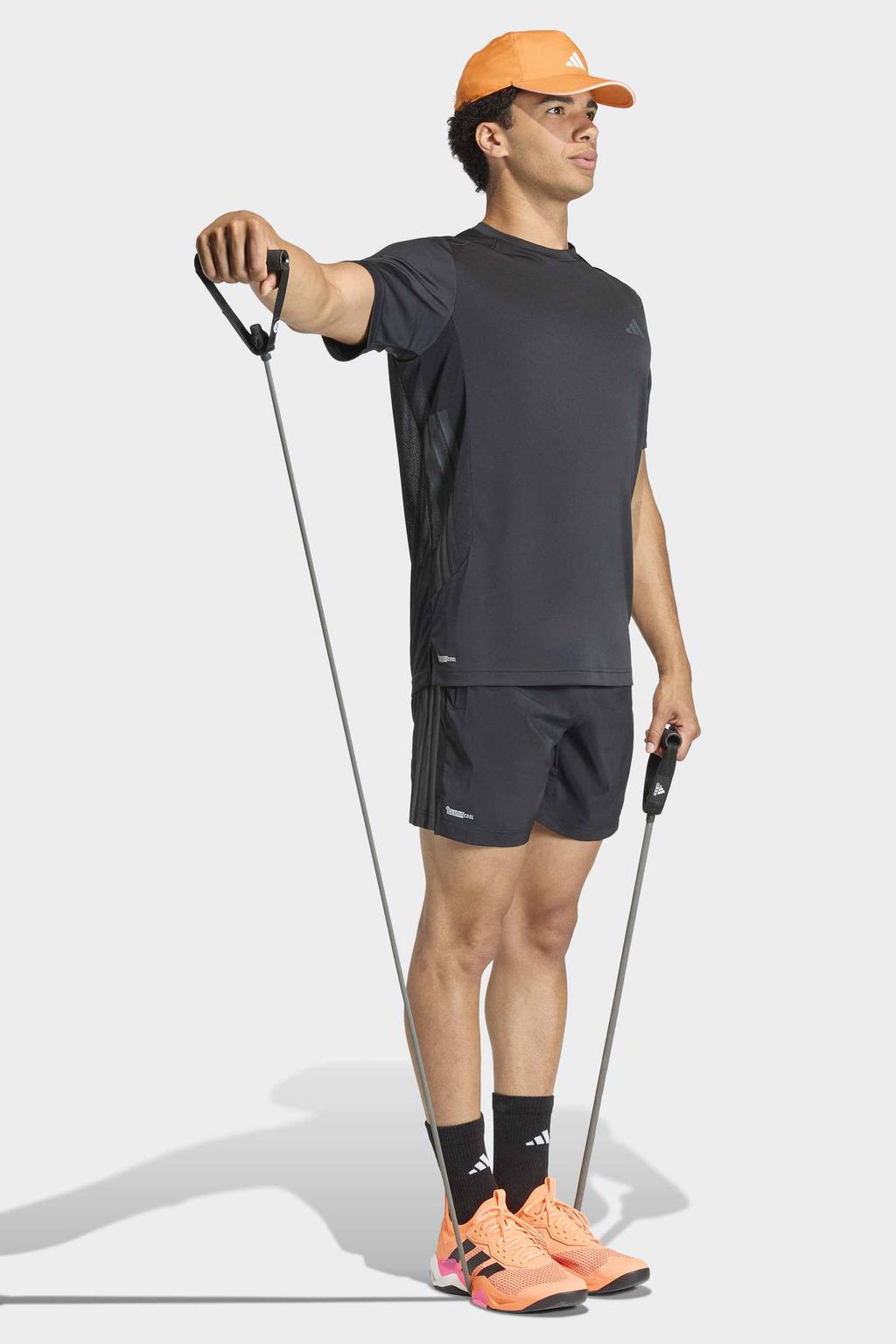 Zwarte heren adidas Performance Tech Essentials sportshirt van polyester met effen, korte mouwen en ronde hals