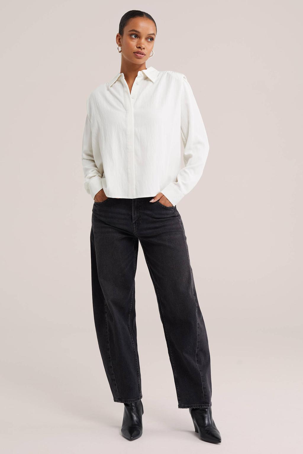 Witte dames WE Fashion blouse van viscose met effen, lange mouwen, klassieke kraag, knoopsluiting en schoudervulling