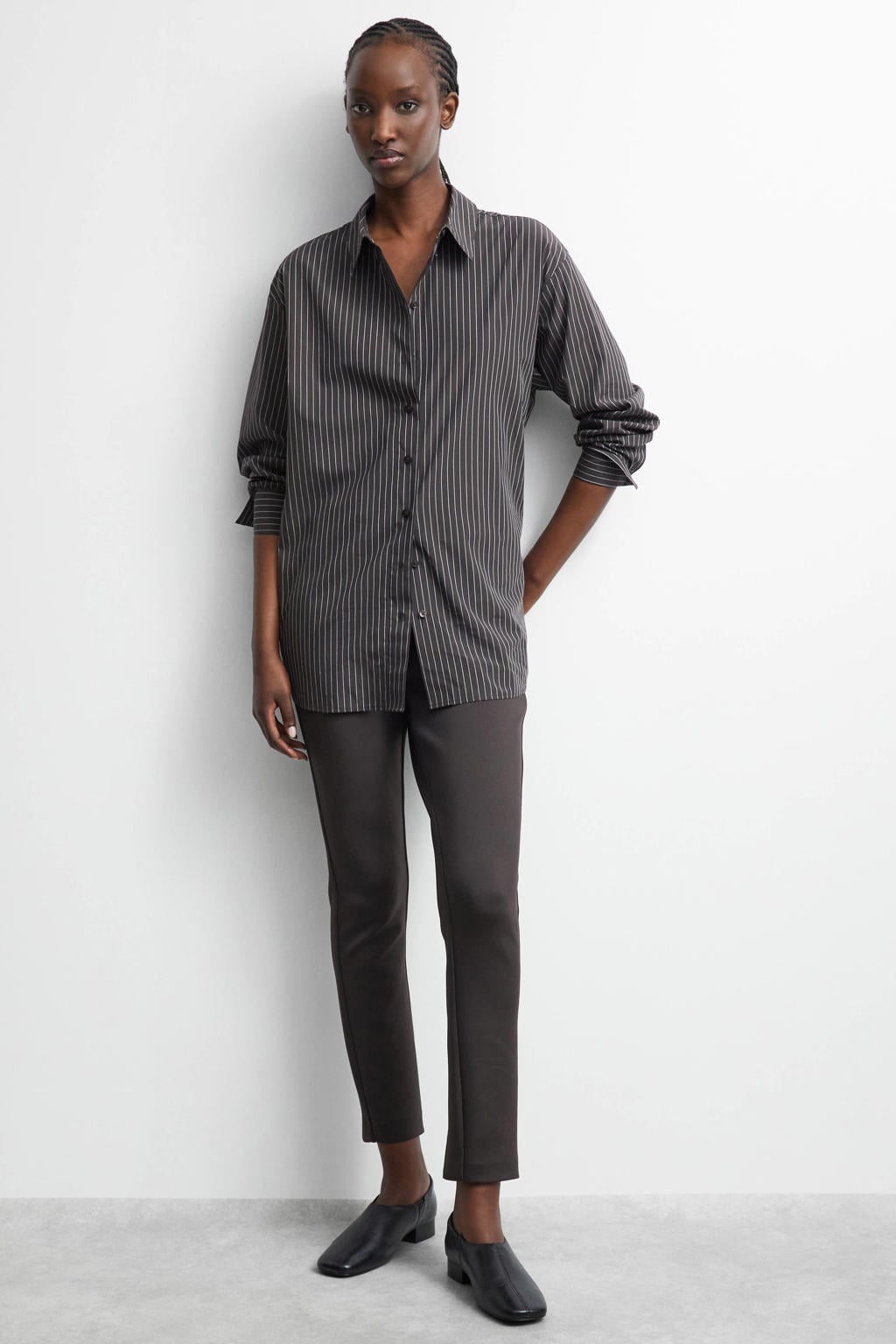 comma slim fit casual broek - donkerbruin