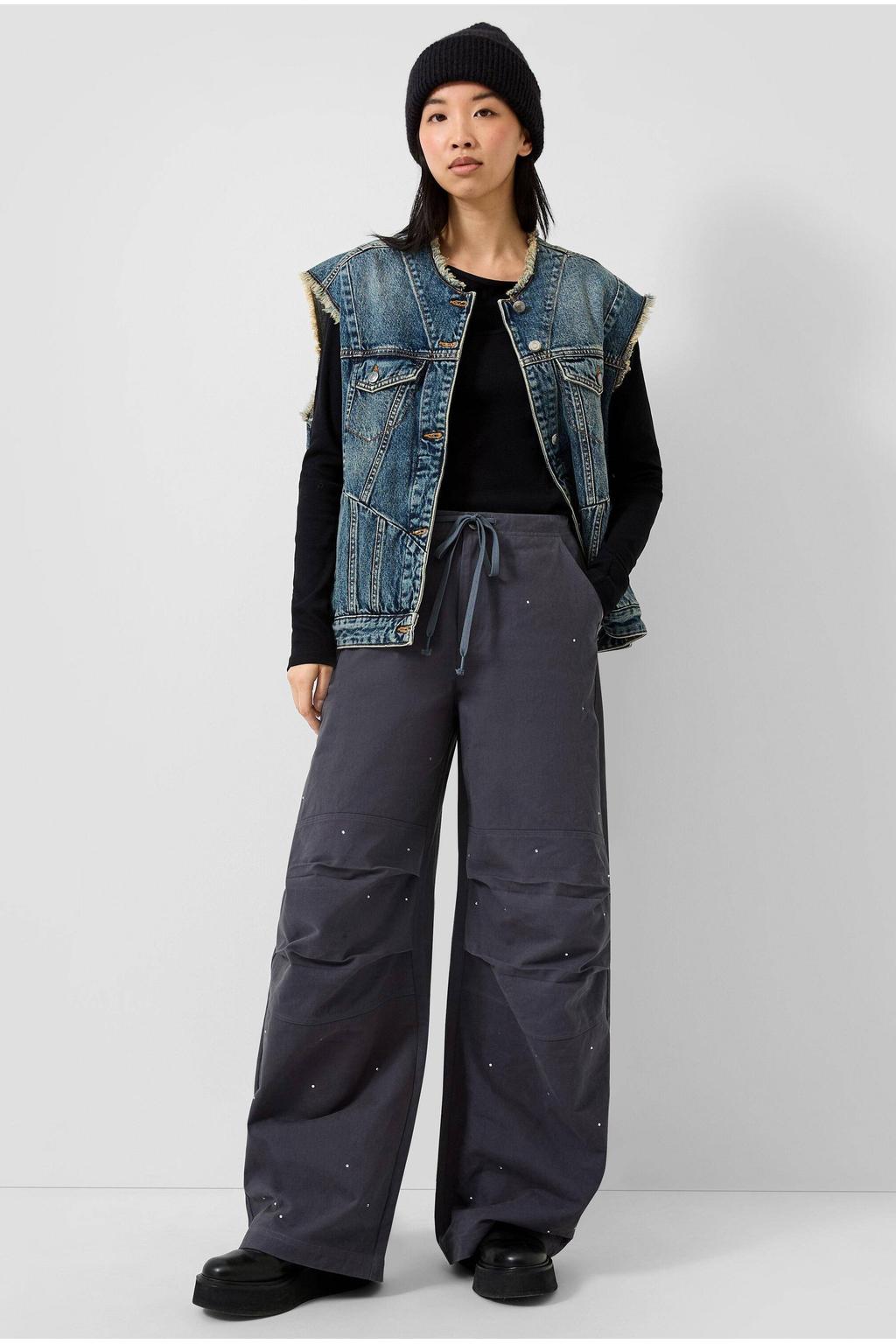 Medium blue denim dames QS gilet van denim met effen, ronde hals, knoopsluiting en rafels