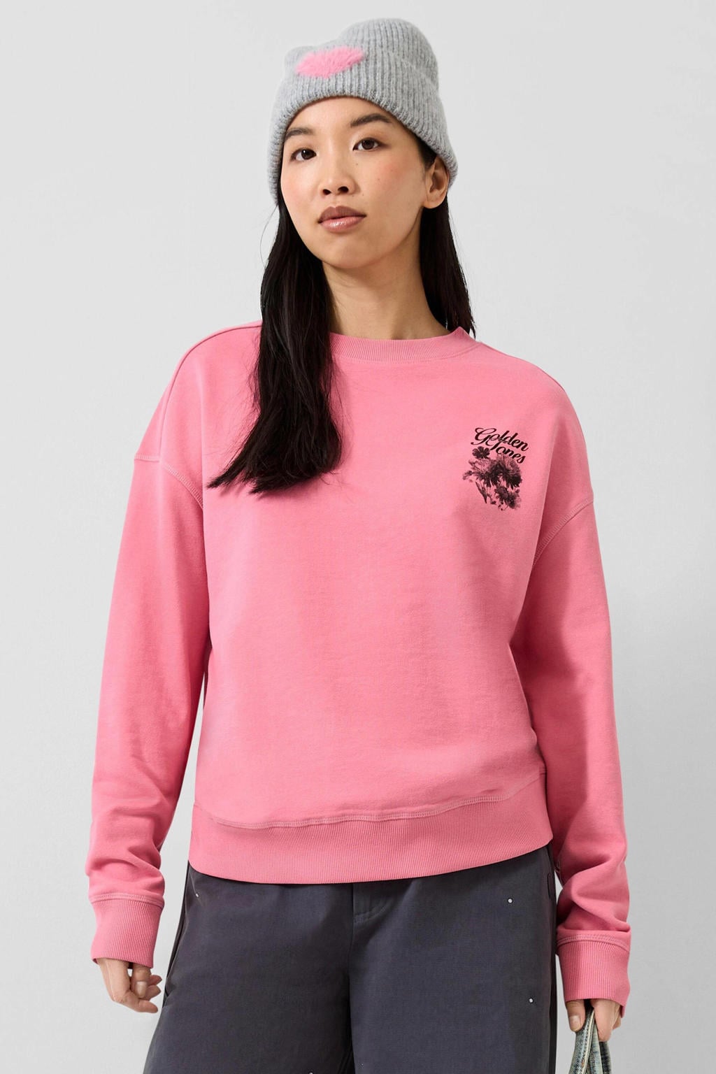 Lichtroze dames QS sweater met backprint, lange mouwen, ronde hals en geribde boorden