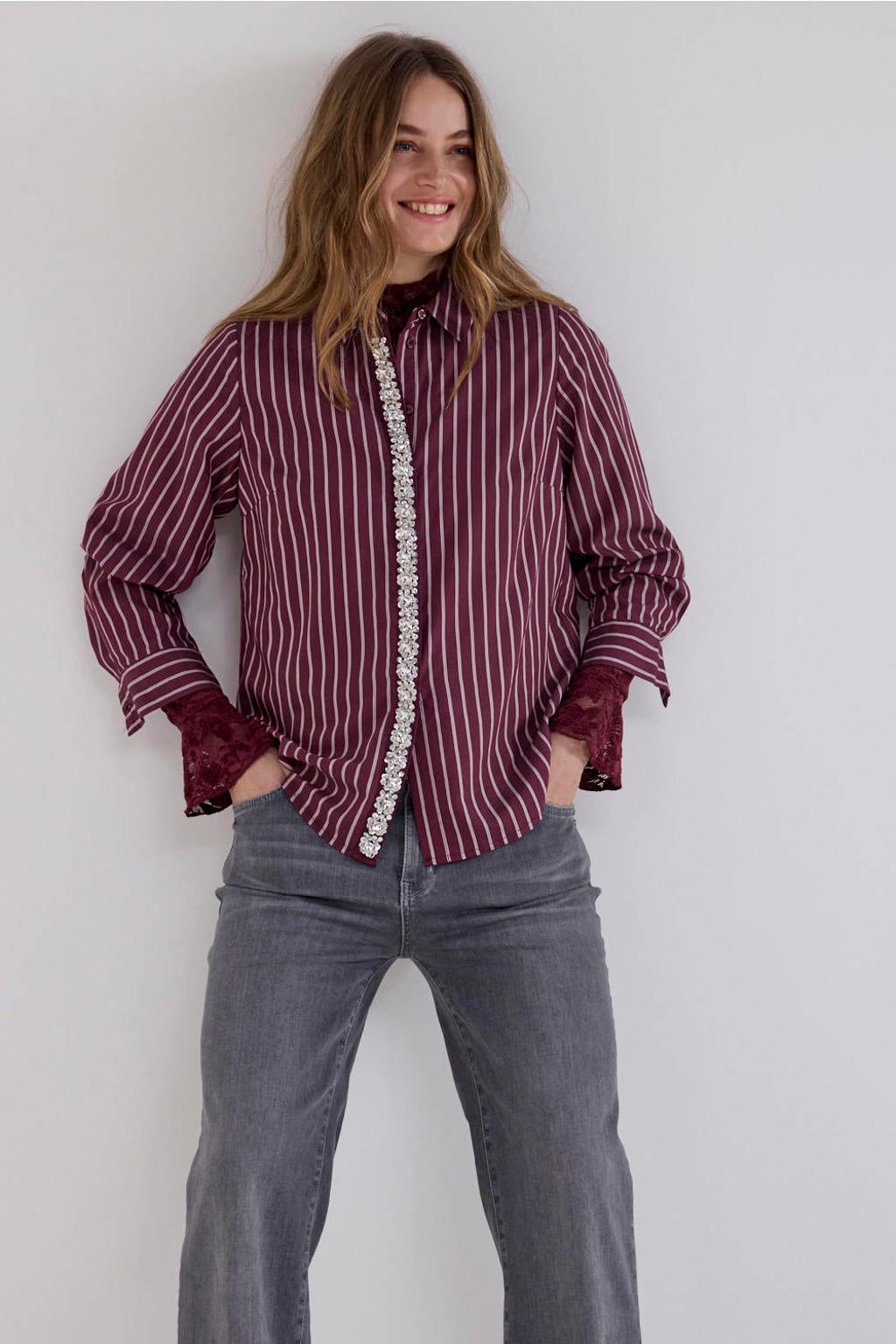 Donkerrode dames Tramontana gestreepte blouse van viscose met lange mouwen, klassieke kraag en knoopsluiting