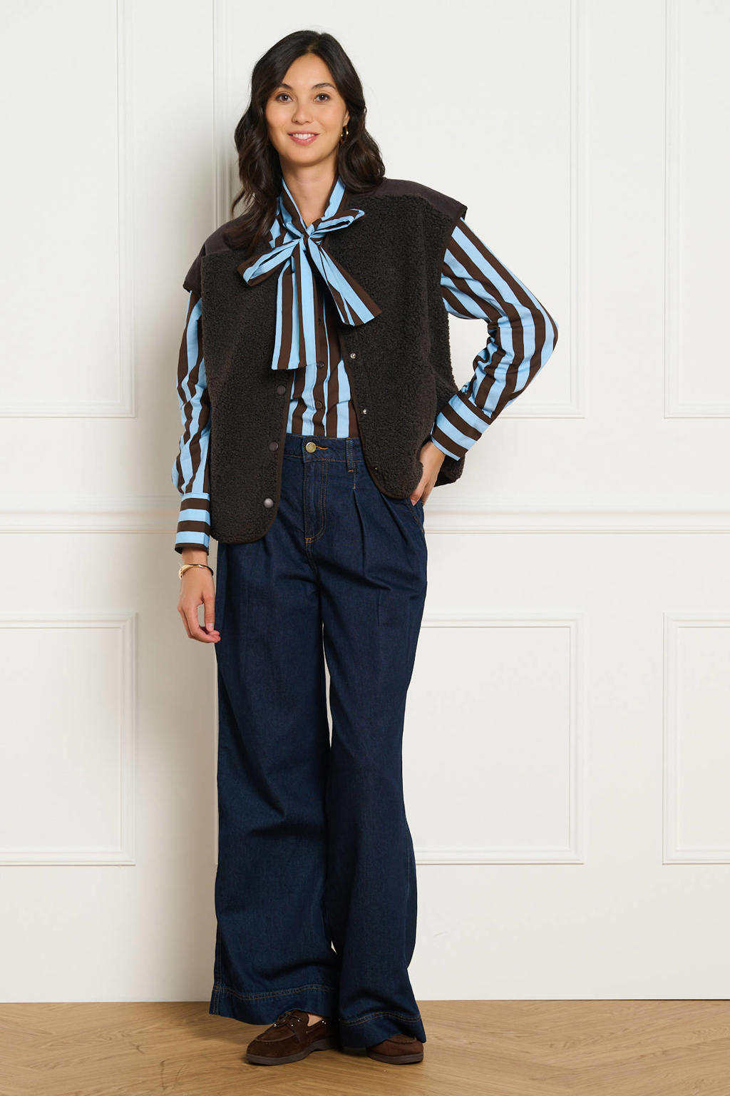 Bruine dames LOLALIZA gilet van polyester met effen, ronde hals en knoopsluiting