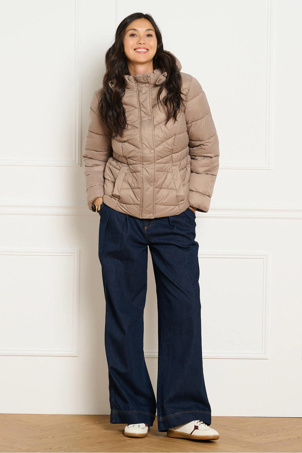 Beige dames LOLALIZA gewatteerde jas van polyamide met effen, lange mouwen en capuchon
