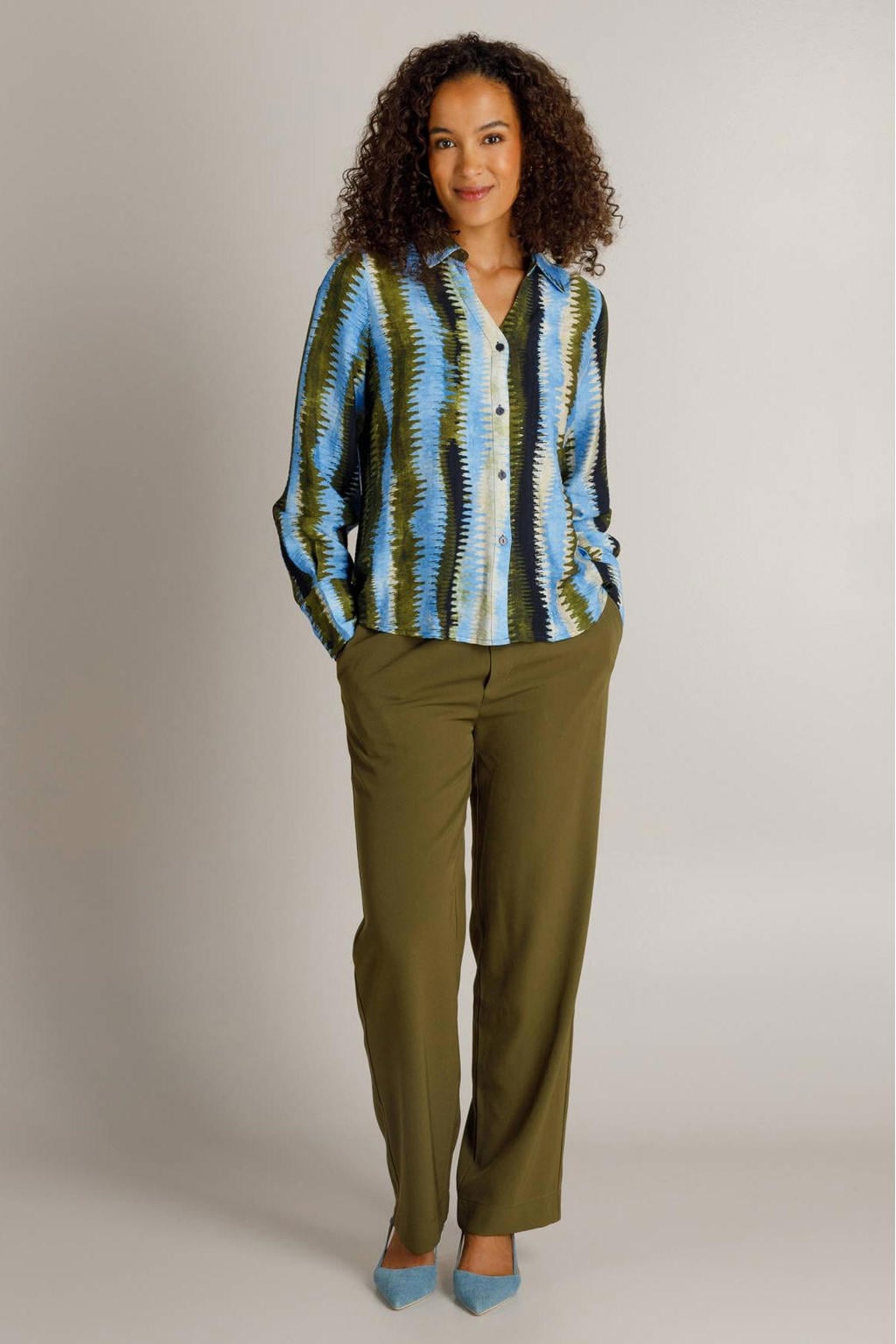Blauw en groene dames Ivy Beau blouse van viscose met lange mouwen, klassieke kraag en knoopsluiting