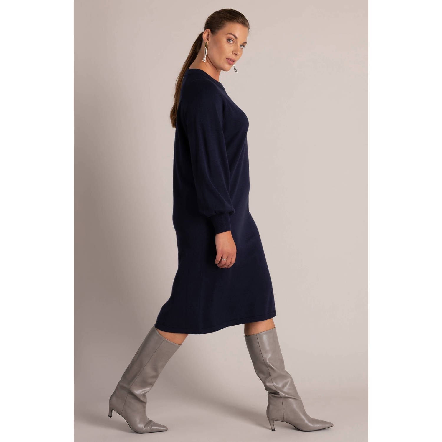 Yest Curve Plus Size gebreide midi jurk met ceintuur donkerblauw