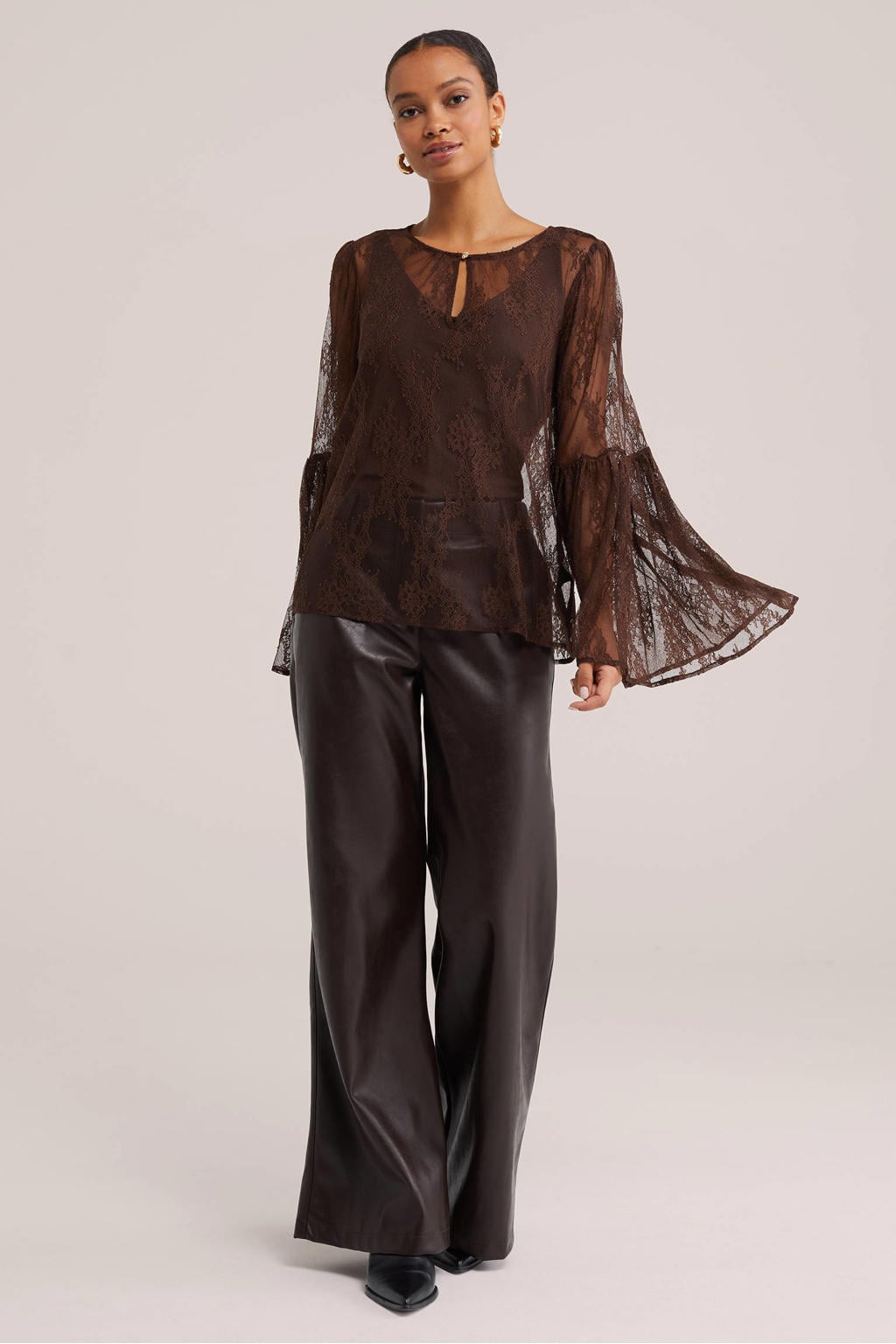 Bruine dames WE Fashion kanten top met effen, lange mouwen en ronde hals