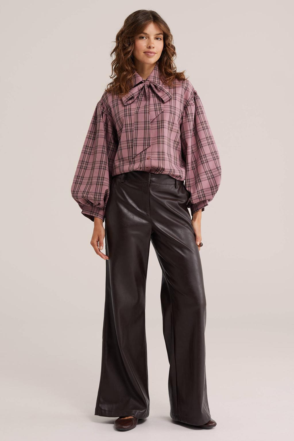 Oudroze dames WE Fashion geruite blouse van polyester met driekwart mouwen, strikkraag, knoopsluiting en strikje