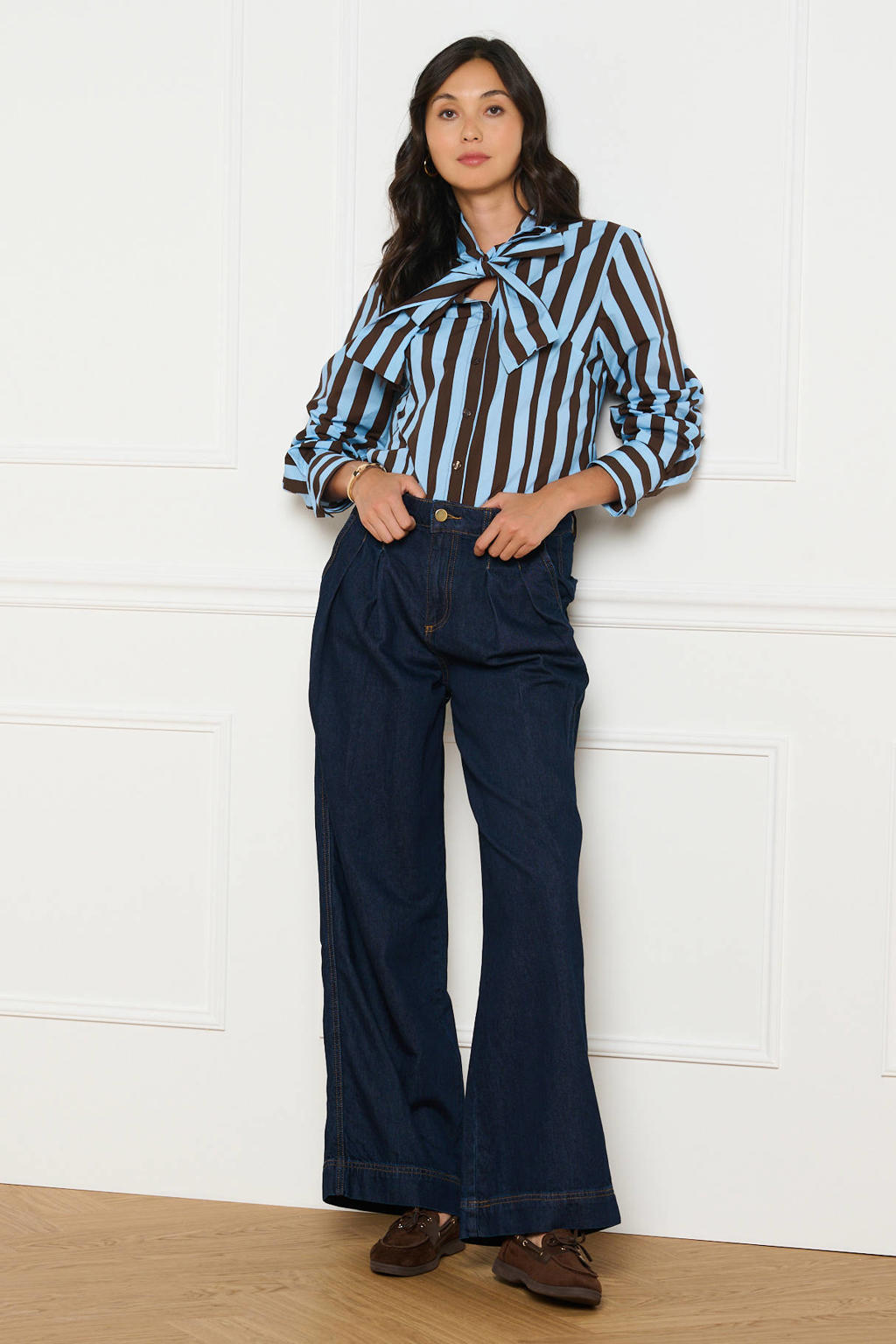 Blauw en bruine dames LOLALIZA gestreepte blouse van katoen met lange mouwen, sjaalkraag en knoopsluiting