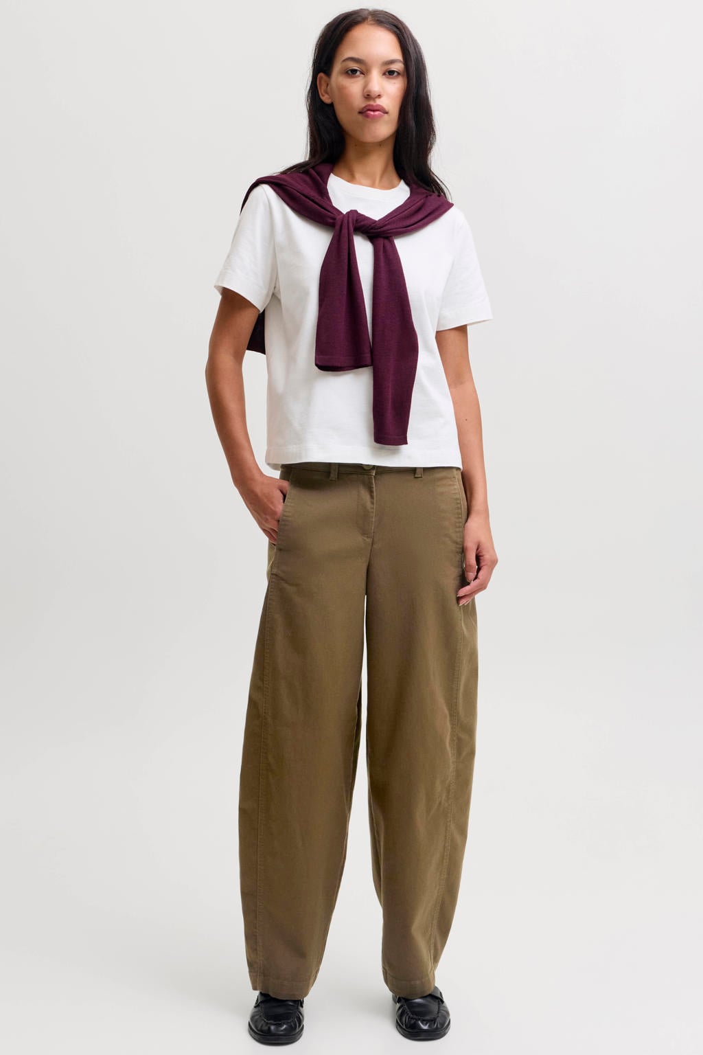 Kakikleurige dames JJXX Jxhazel Kira Barrel Mw Pants Pnt Noos barrel jeans khaki van denim met regular waist en effen