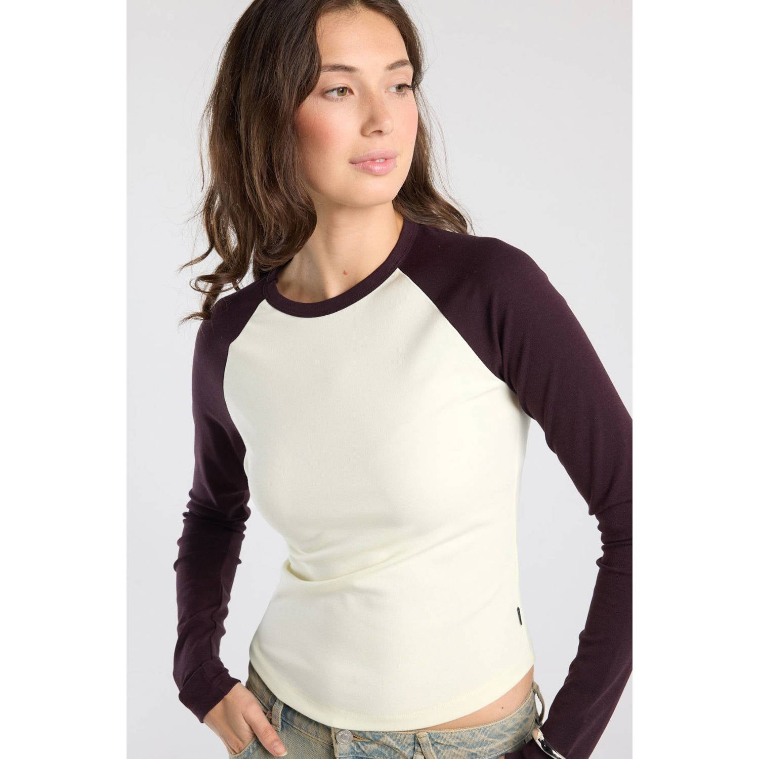 America Today top ecru rood