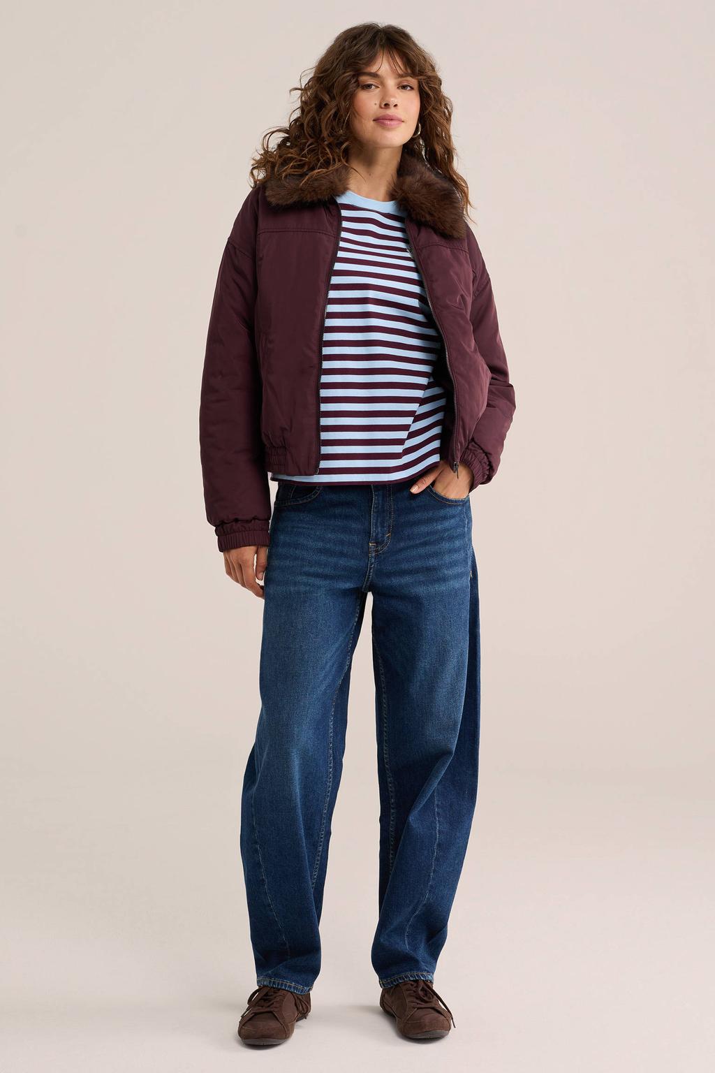 Donkerrode dames WE Fashion winterjas van polyester met effen, lange mouwen, klassieke kraag en afneembare imitatiebontkraag