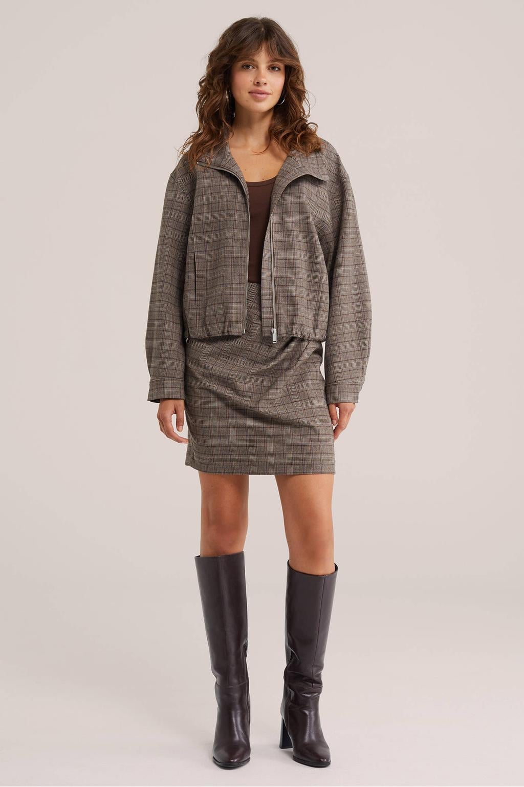Bruine dames WE Fashion tussenjas van polyester met effen, lange mouwen, opstaande kraag en ritssluiting