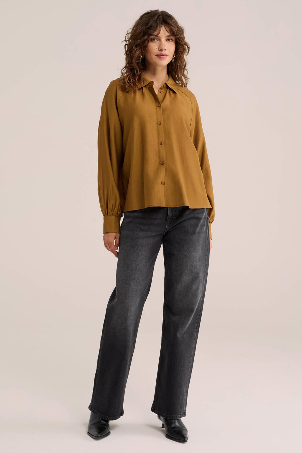 Okergele dames WE Fashion blouse van viscose met effen, lange mouwen, klassieke kraag en knoopsluiting