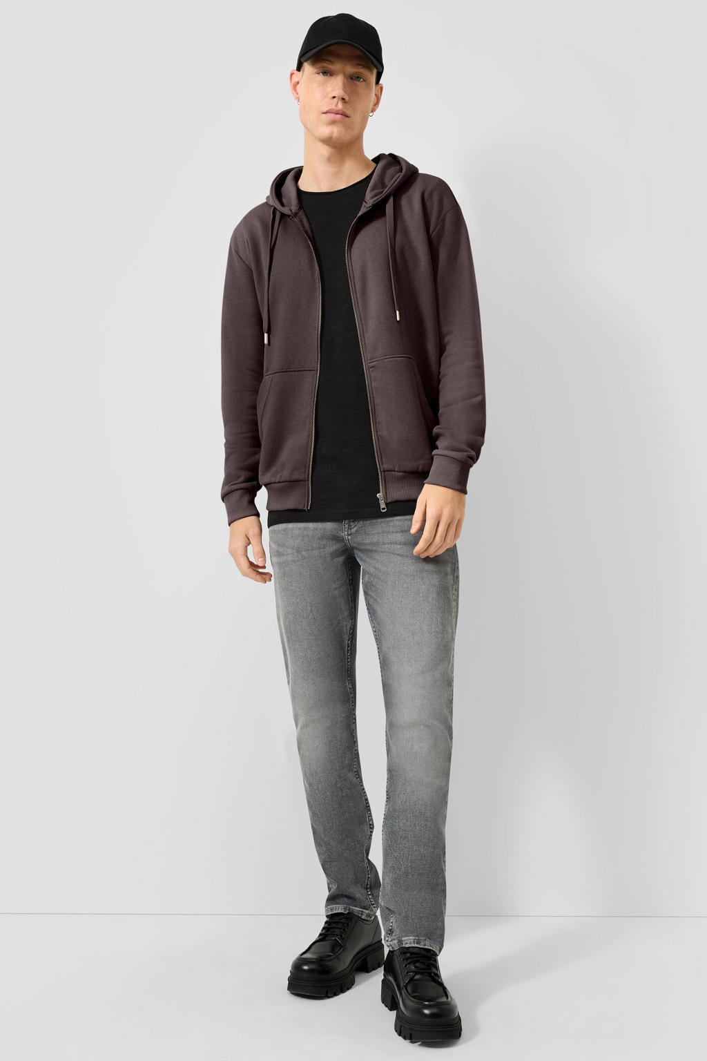 Bruine heren QS van sweat materiaal met effen, lange mouwen, capuchon, ritssluiting en geribde boorden
