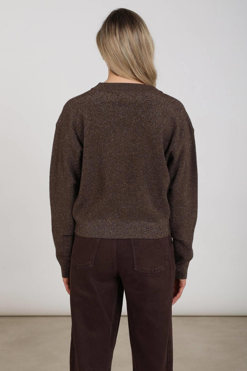 NUKUS gebreid vest met glitters - donkerbruin