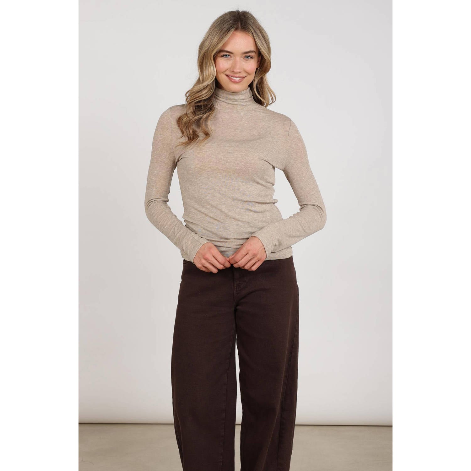 NUKUS coltrui met wol taupe