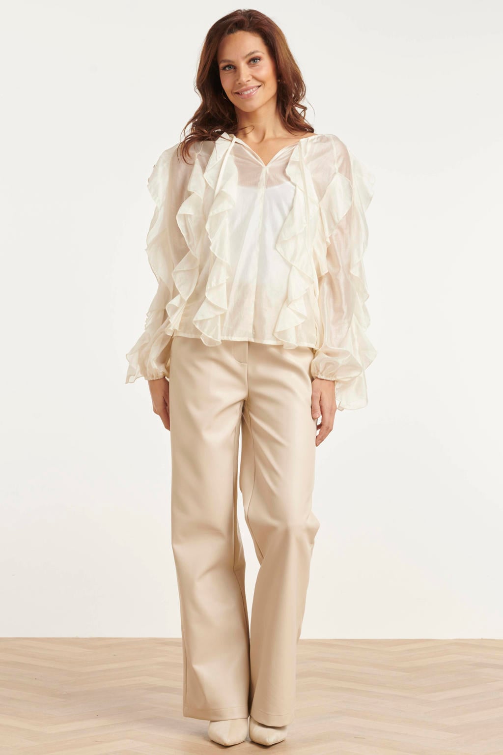 Ecru dames Smashed Lemon semi-transparante top van tencel met effen, lange mouwen, V-hals en ruches