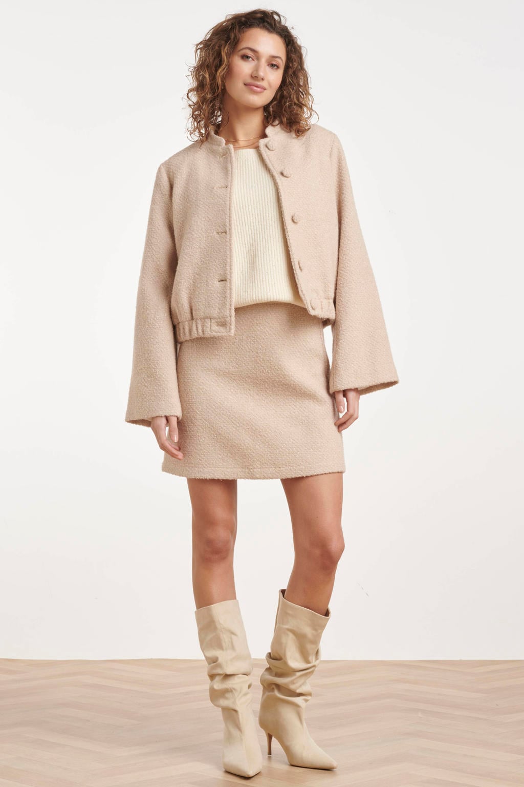 Beige dames Smashed Lemon bouclé jasje met effen, lange mouwen, ronde hals en textuur