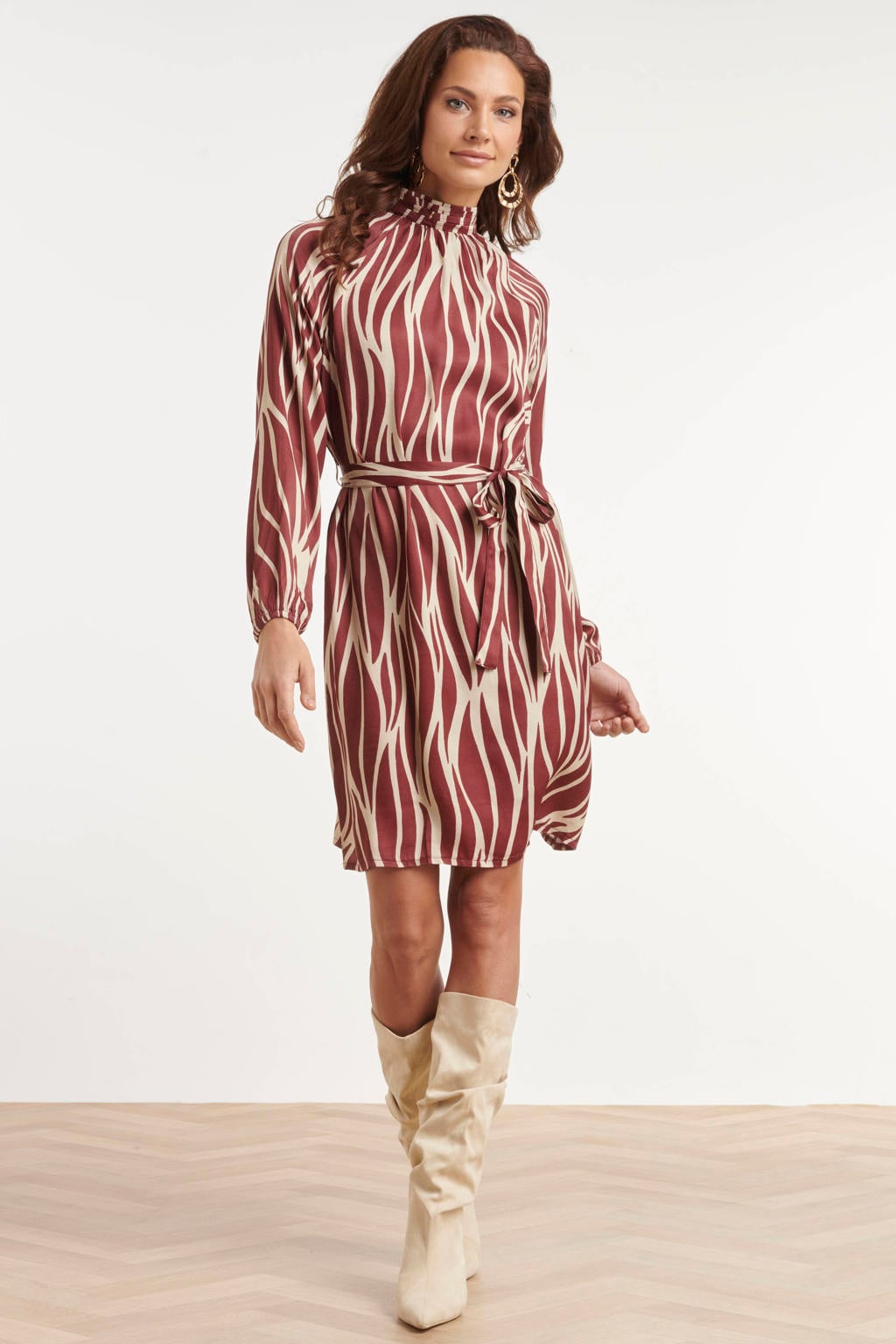 Rode dames Smashed Lemon mini coljurk met print van viscose met lange mouwen, knoopsluiting en ceintuur