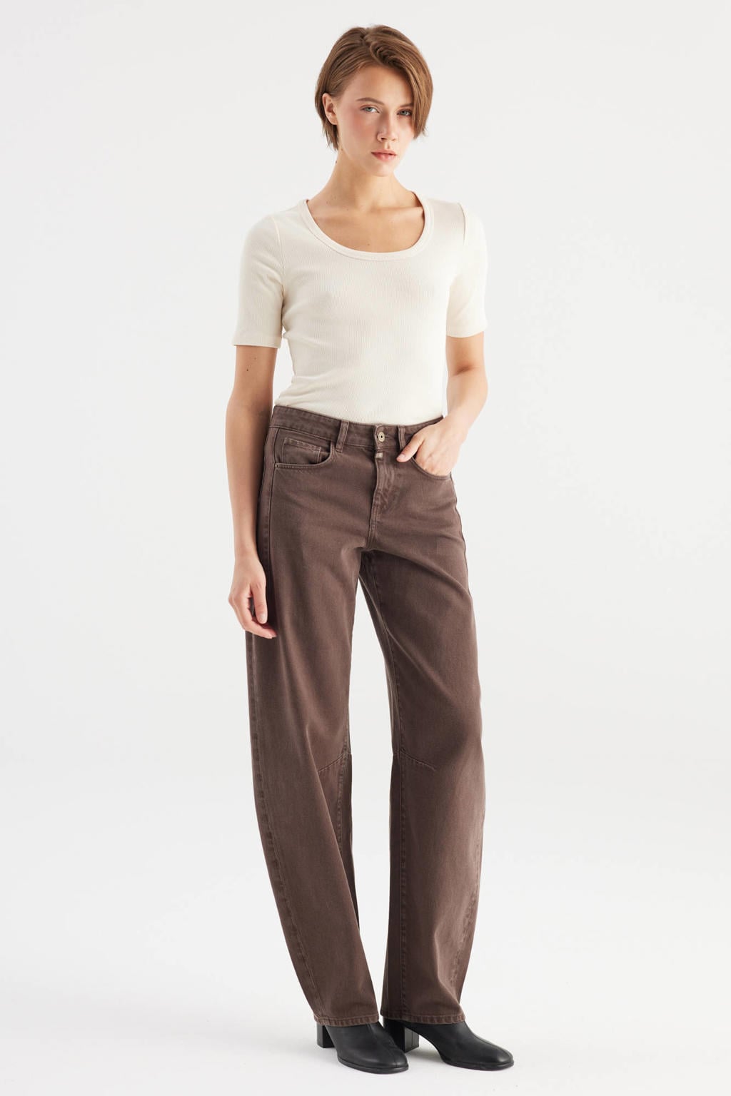 Bruine dames Cup of Joe Denim barrel jeans met regular waist, rits- en knoopsluiting en effen