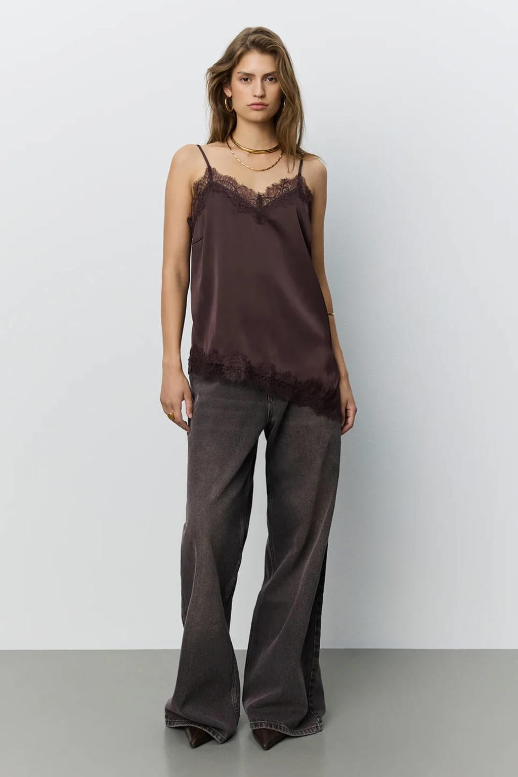 Roodbruine dames Sofie Schnoor top bruin van polyester met effen, spaghettibandjes en V-hals
