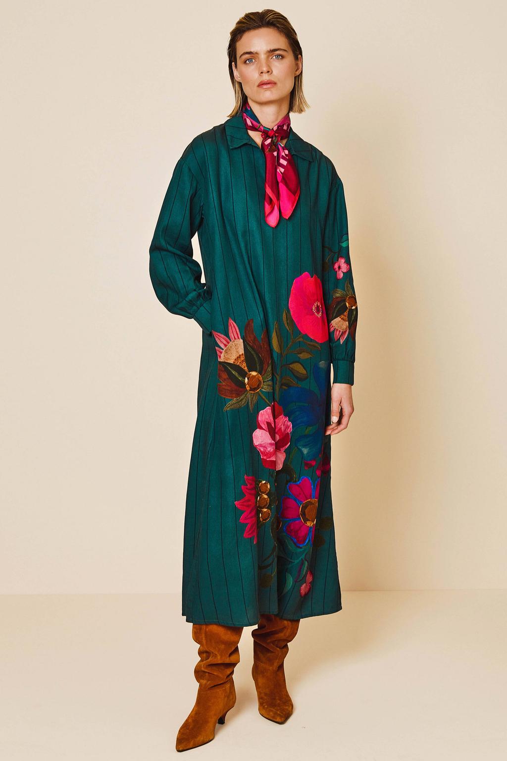 Donkergroene dames Oilily gebloemde maxi blousejurk van tencel met lange mouwen, V-hals en ceintuur