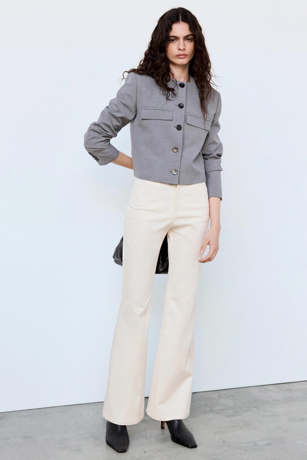 Beige dames Mango flared broek van katoen met regular waist, rits, haak- en knoopsluiting en effen