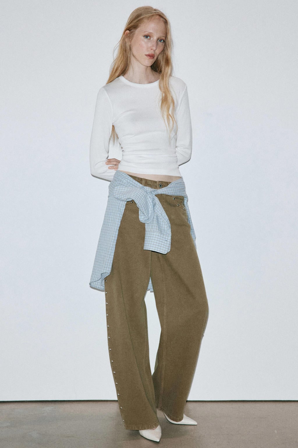 Groene dames Mango barrel jeans van denim met regular waist, rits- en knoopsluiting en effen