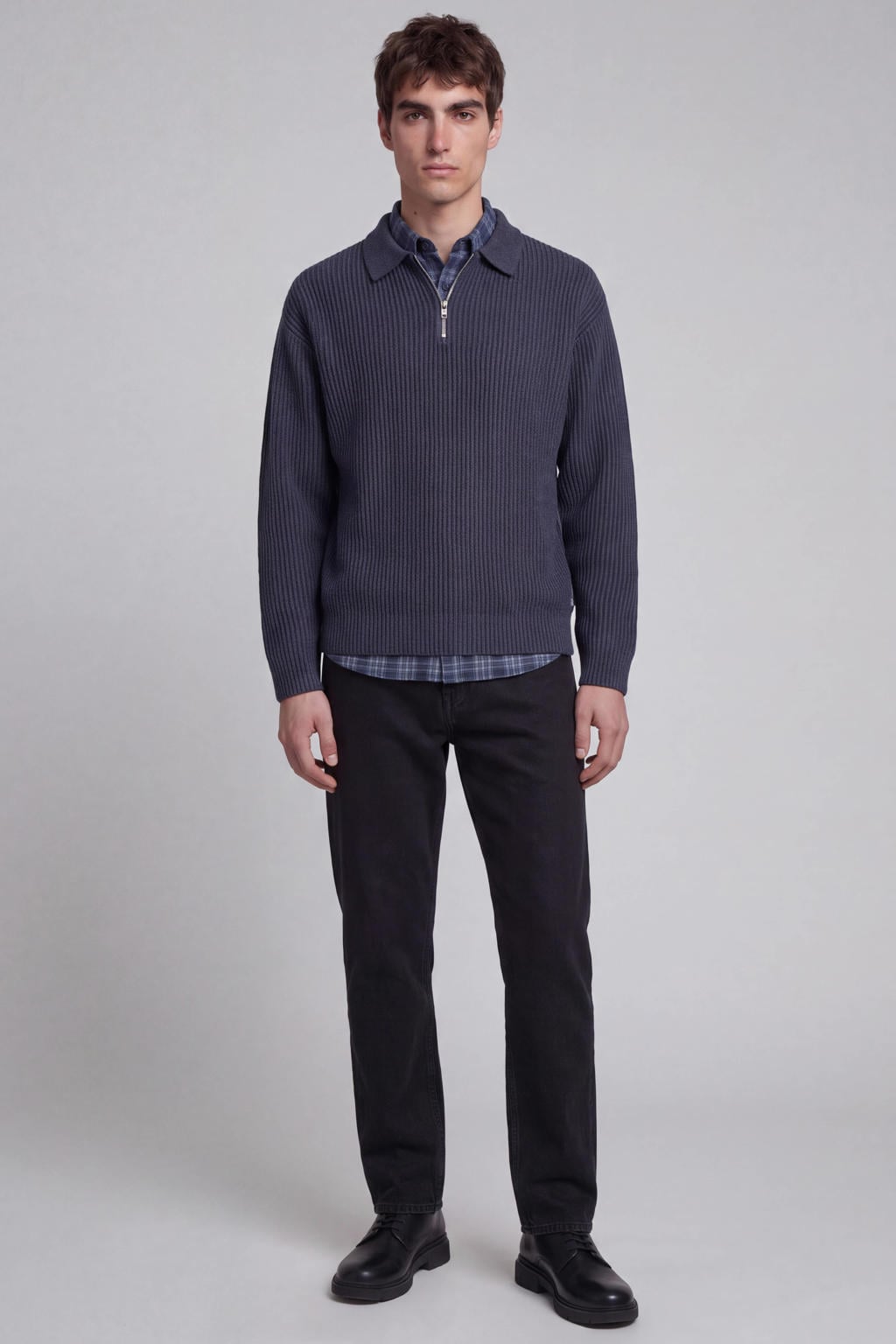 Donkerblauwe heren JJ REBEL relaxed fit gebreide trui van acryl met effen, lange mouwen en polo kraag