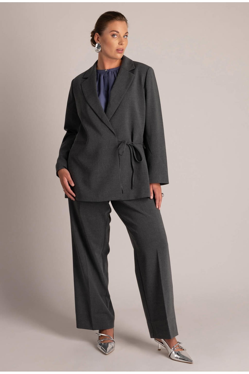 Grijze dames Yest Curve Plus Size straight leg pantalon met rits- en knoopsluiting