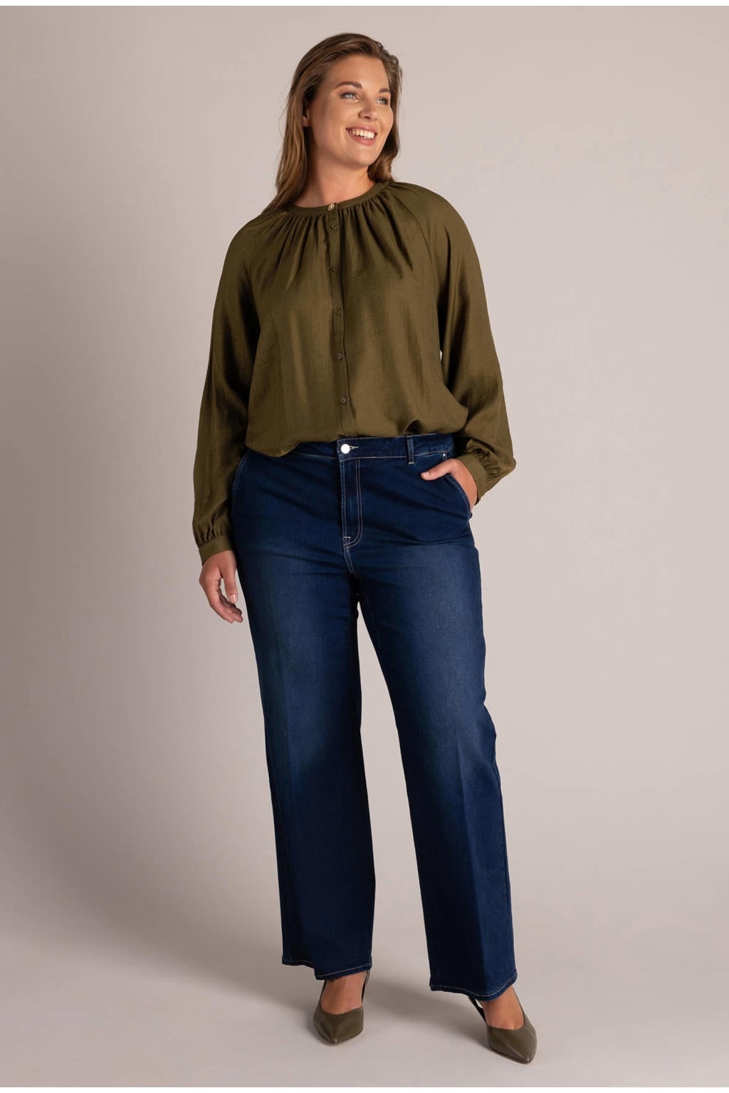 Yest Curve Plus Size blouse - olijfgroen