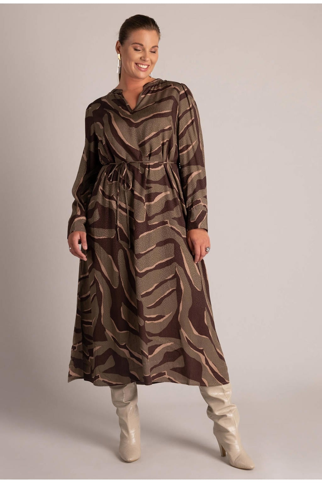 Yest Curve Plus Size maxi A-lijn jurk met ceintuur en print - bruin/groen