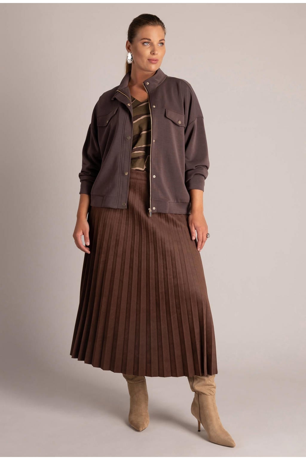 Yest Curve Plus Size jas - bruin