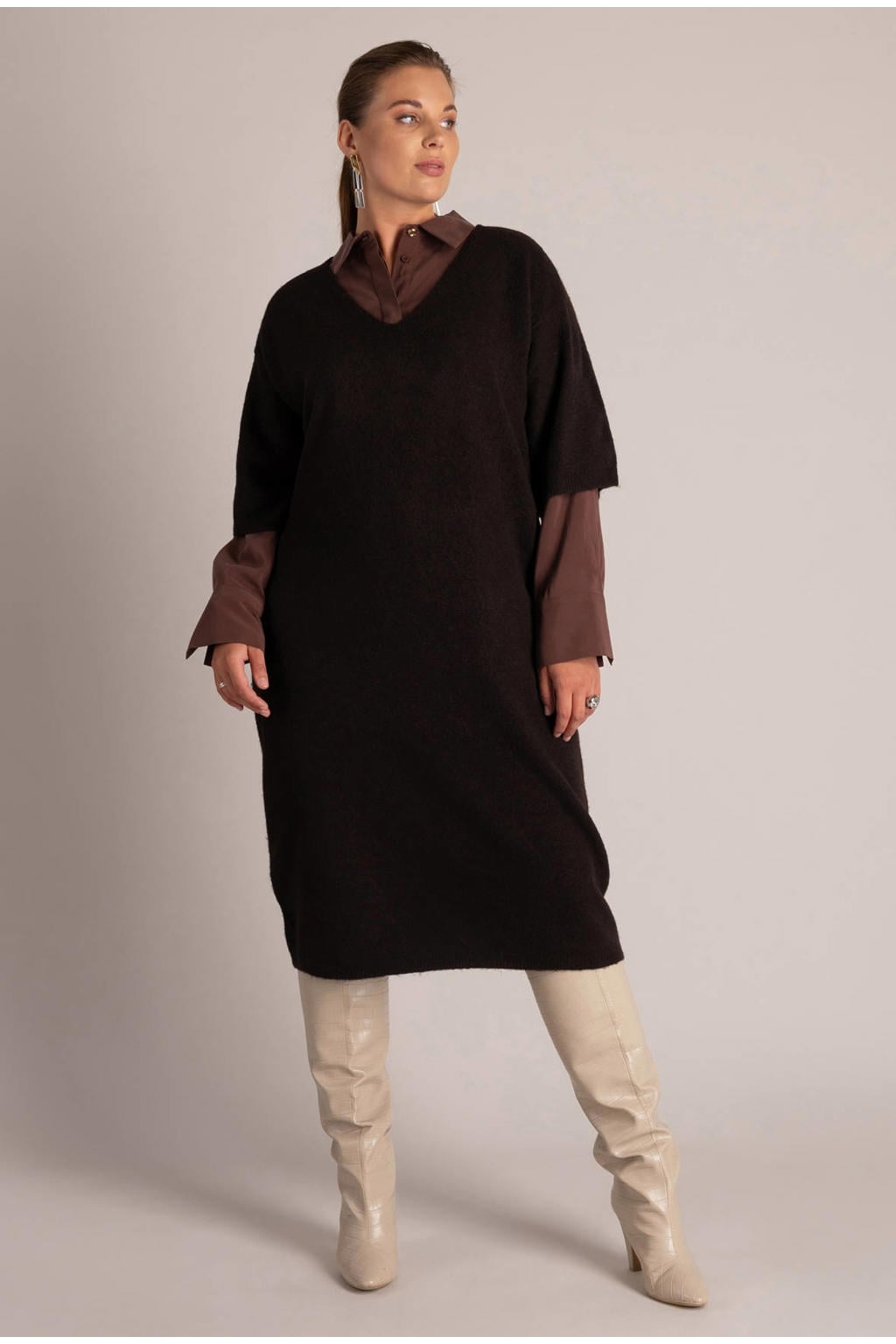 Yest Curve Plus Size gebreide midi jurk met wol - donkerbruin
