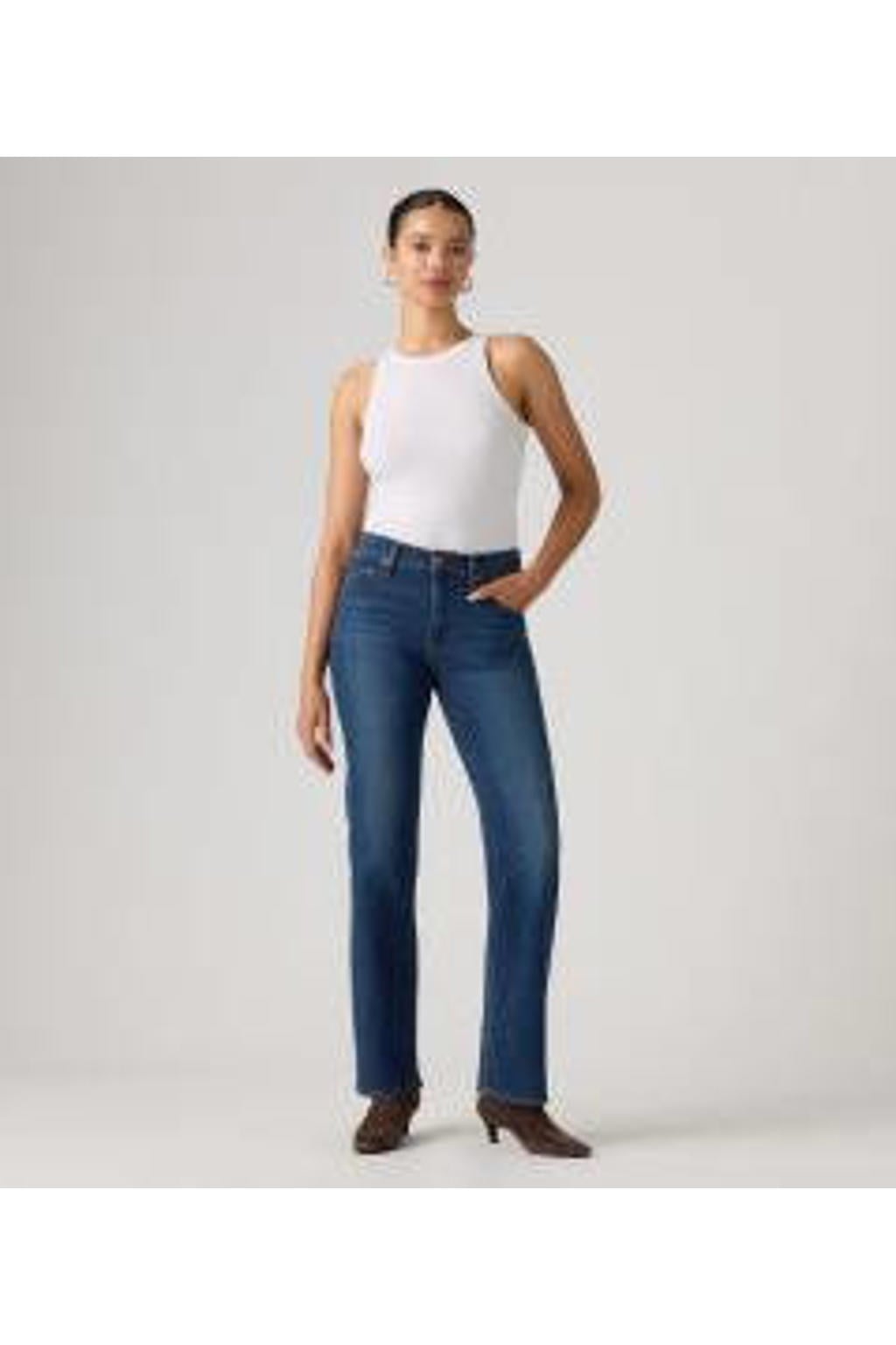 Medium blue denim dames Levi's van denim met high waist, rits- en knoopsluiting en effen