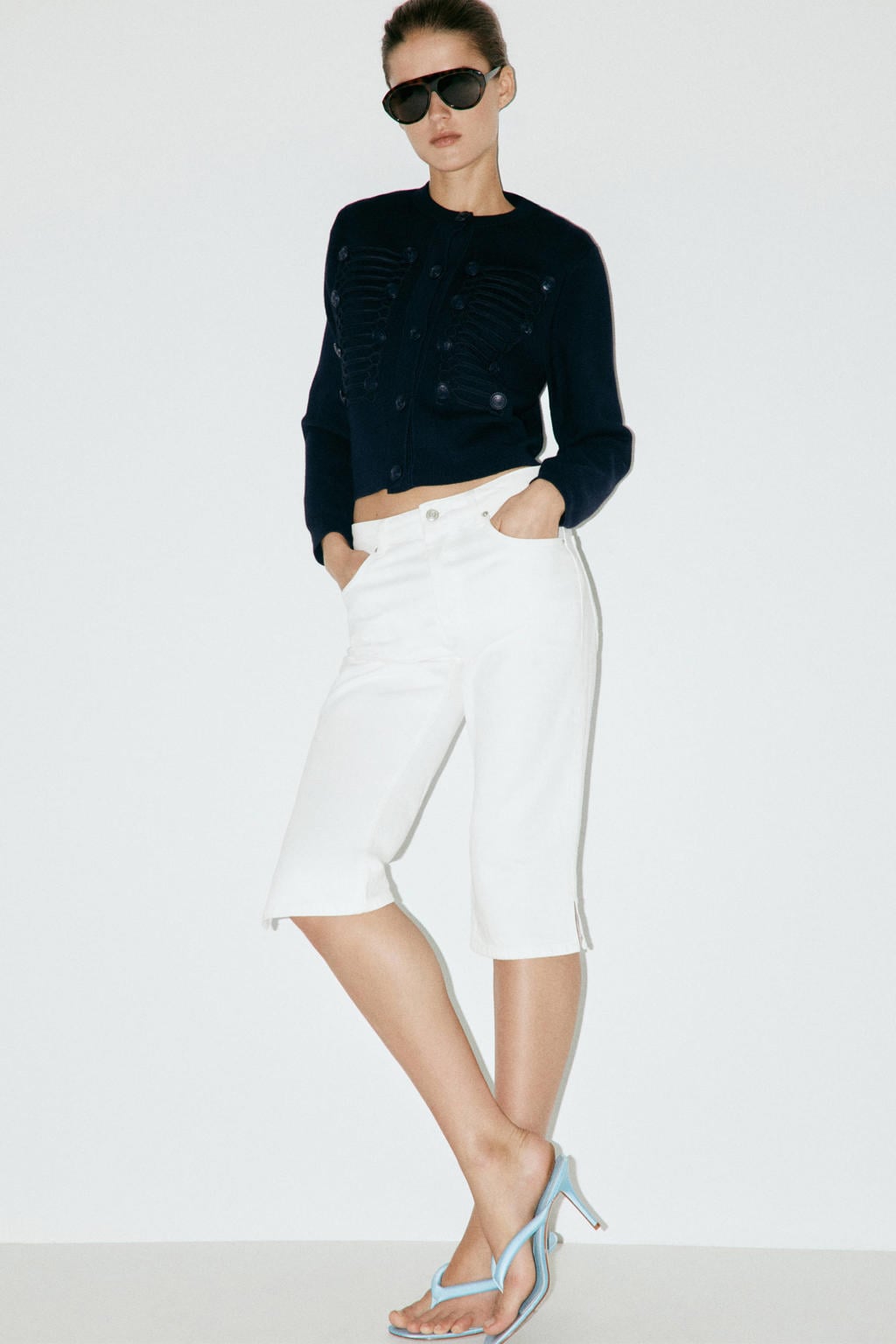 Blauwe dames Mango gebreid vest van viscose met effen, lange mouwen, ronde hals, knoopsluiting en knoopdetail