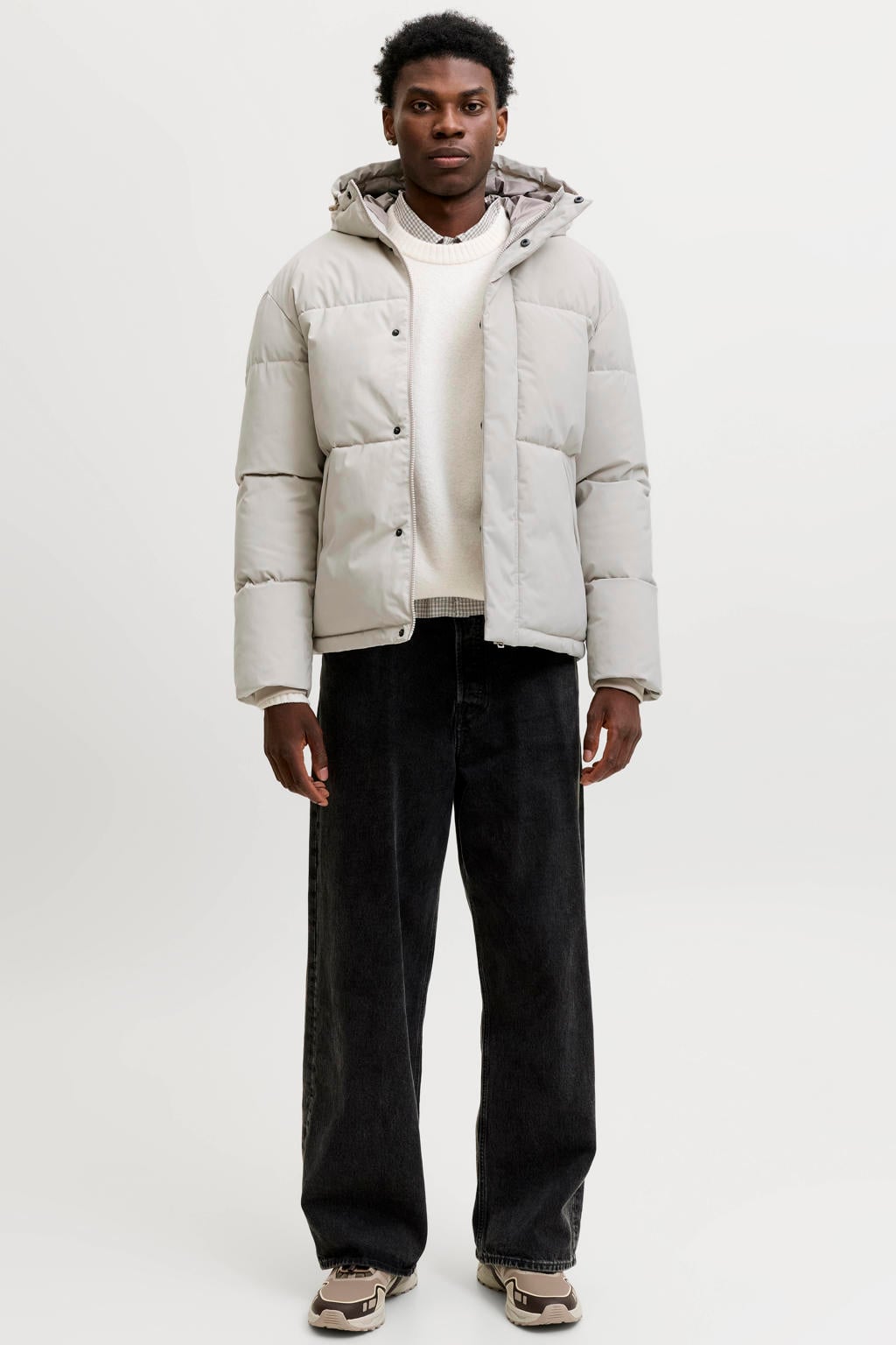 Beige heren JACK & JONES ESSENTIALS pufferjas van polyester met effen, lange mouwen, capuchon, rits- en drukknoopsluiting en doorgestikte details