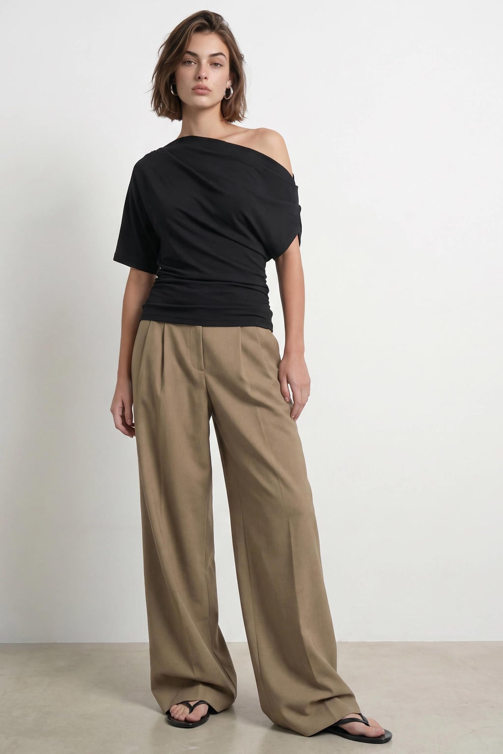 Zwarte dames HYPEDROP one shoulder aansluitende top van polyester met effen en korte mouwen