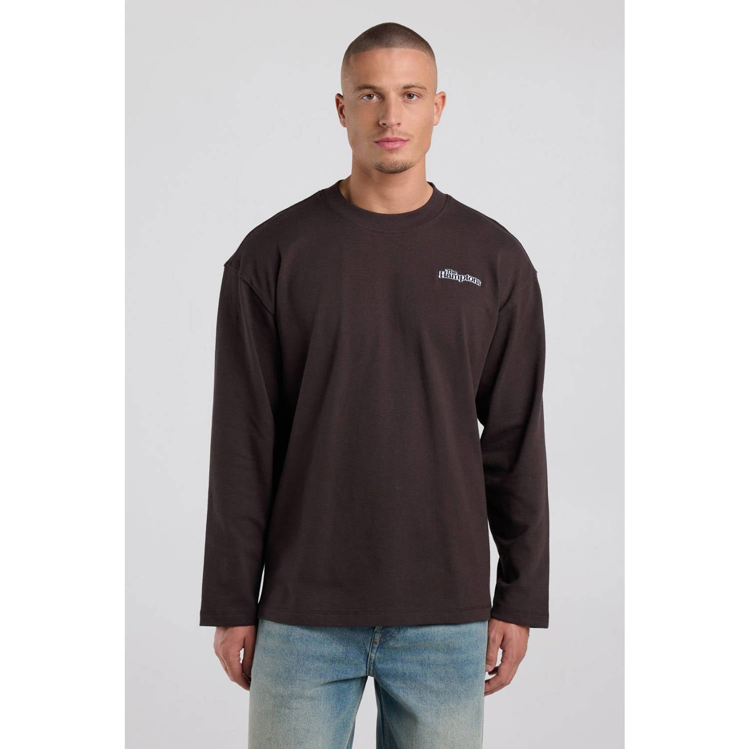 America Today relaxed fit longsleeve met backprint bruin
