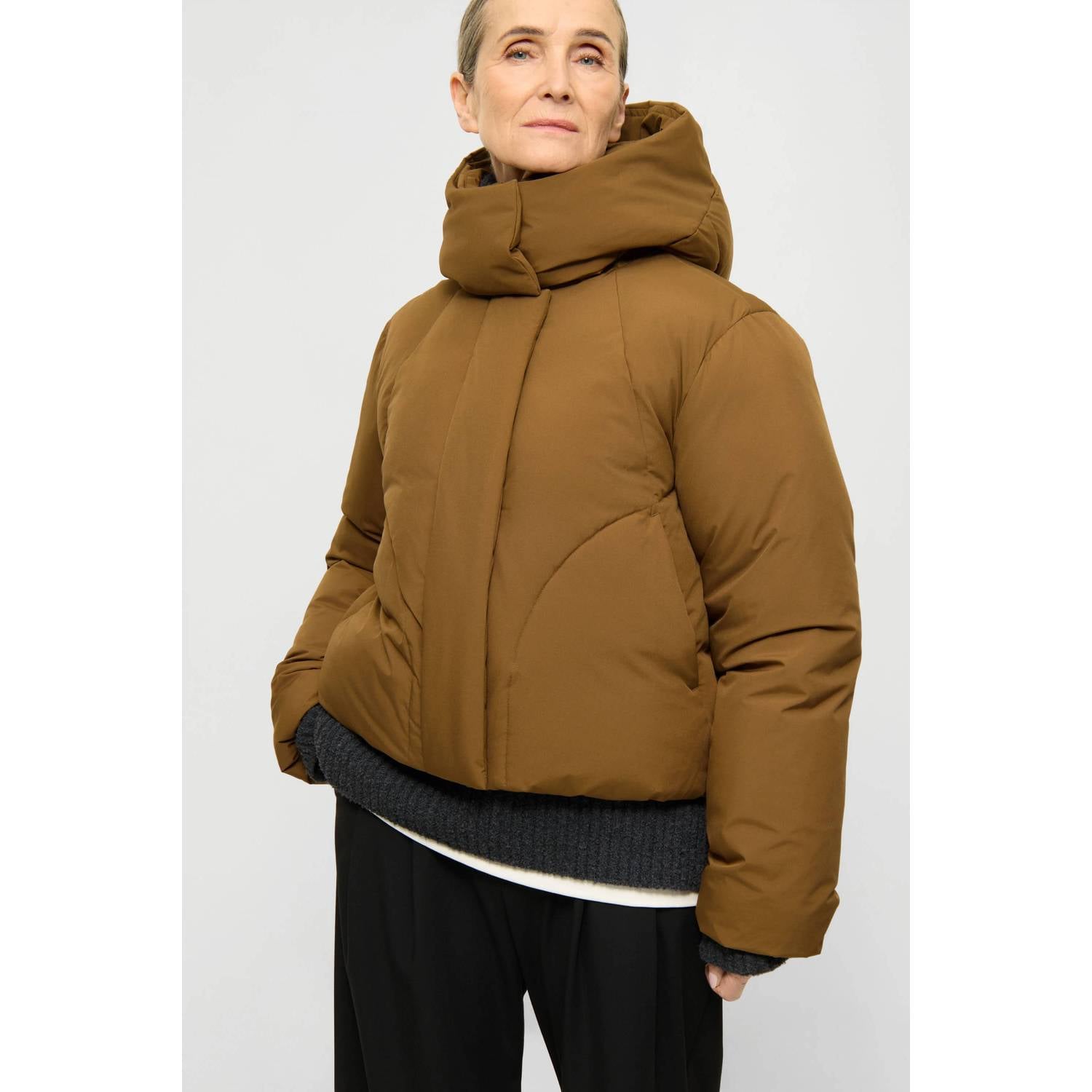 Elvine pufferjas camel