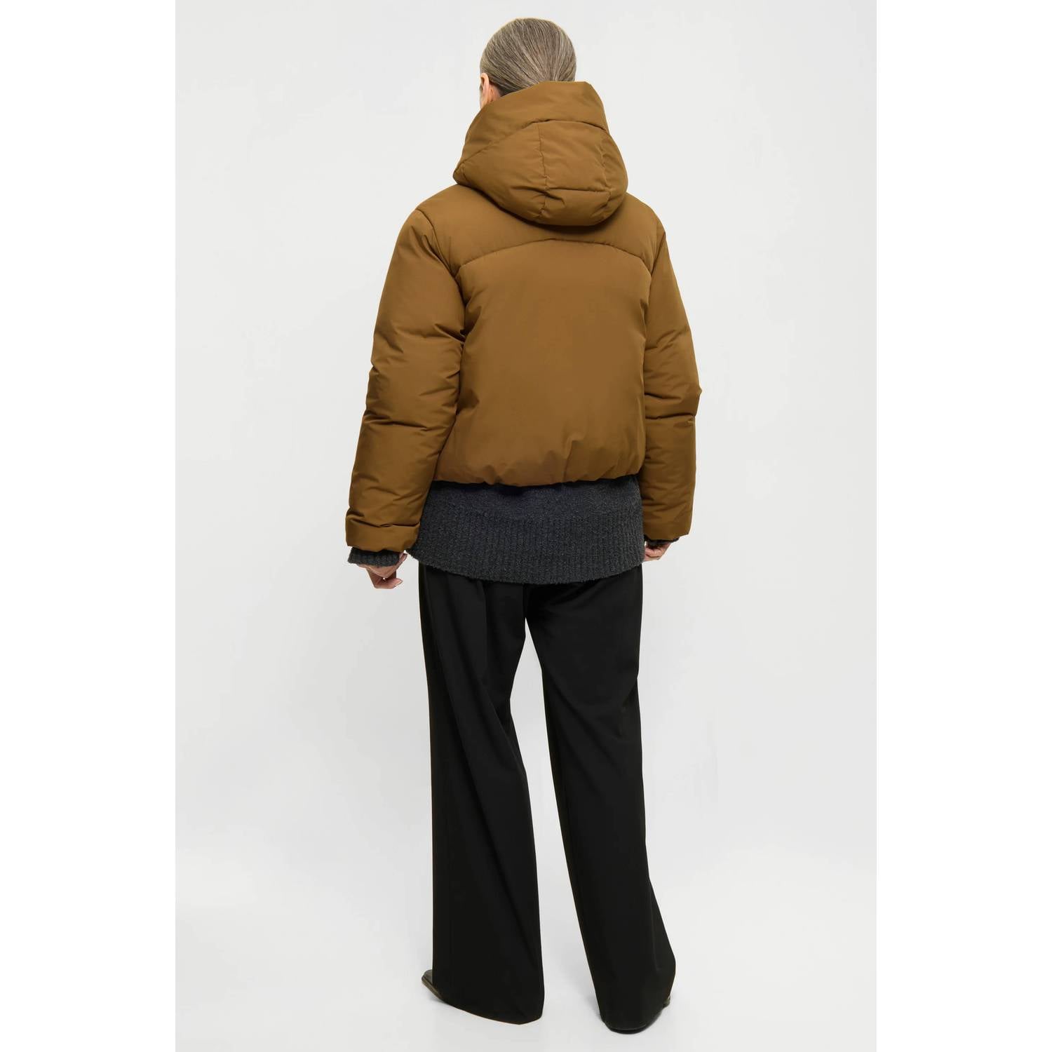 Elvine pufferjas camel
