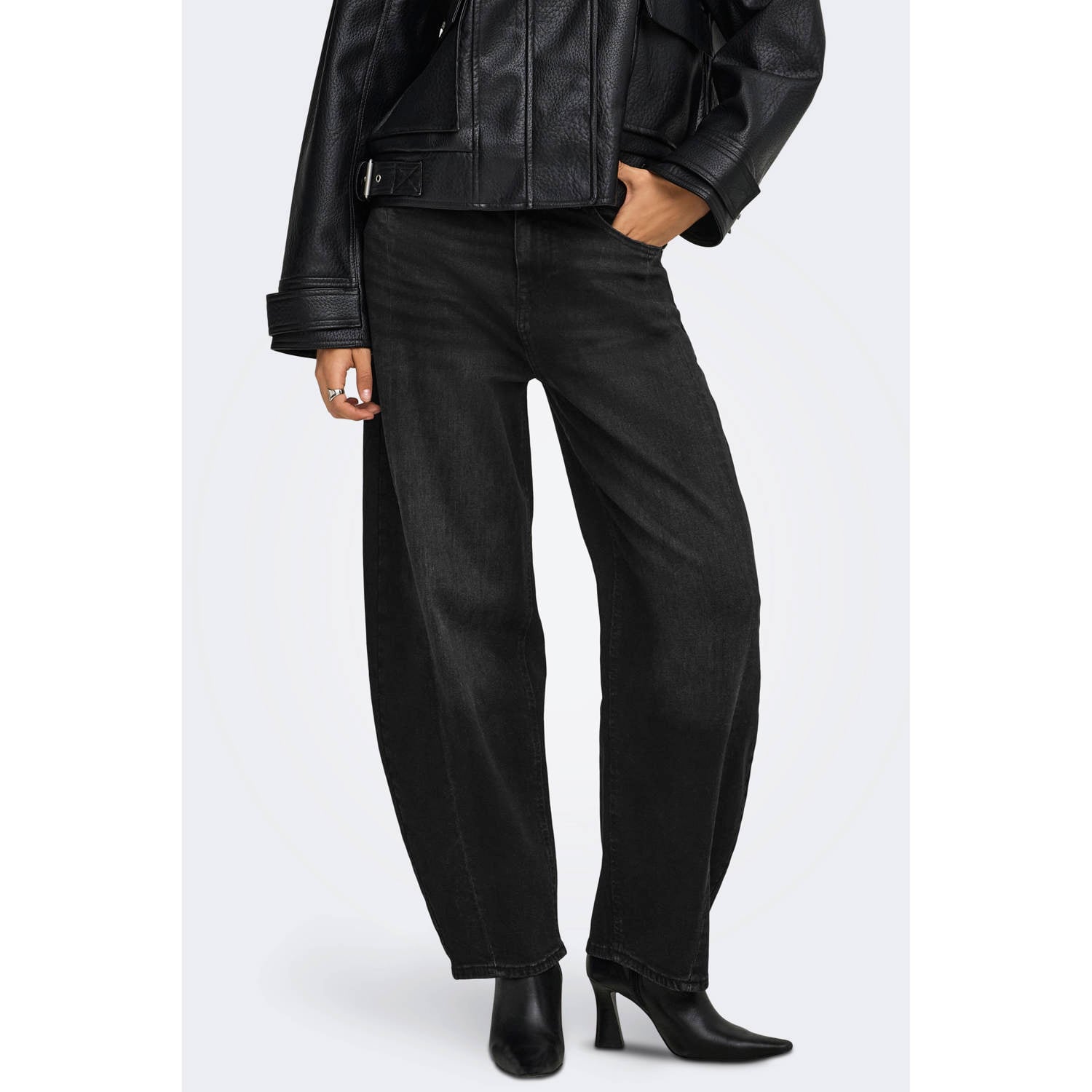 ONLY Onljessi Hw Barrel Ankle Dnm jeans black denim