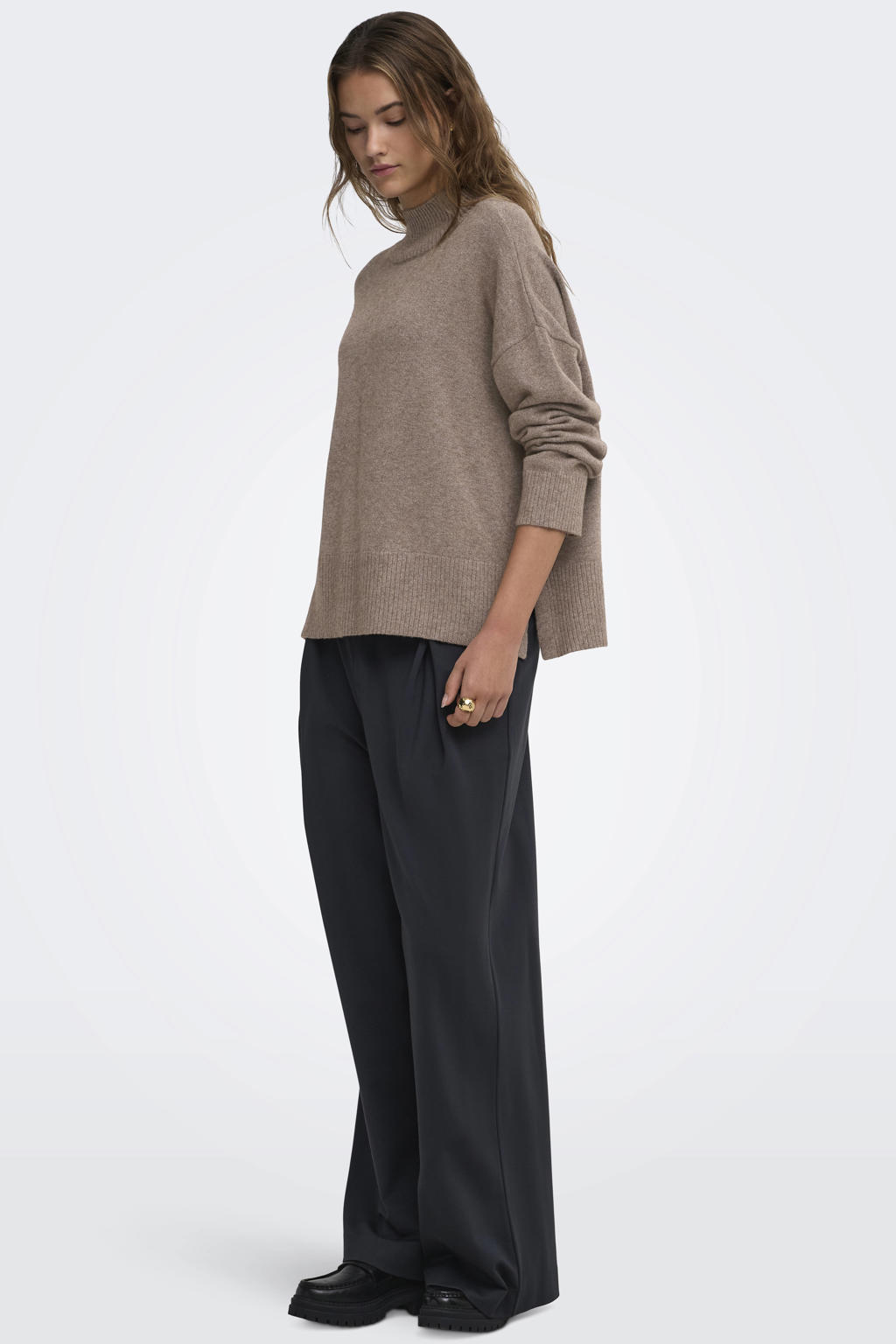 Taupe dames ONLY gebreide trui van viscose met effen, lange mouwen en col