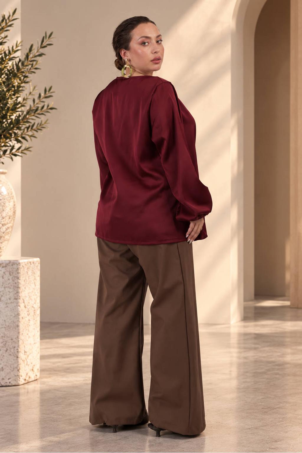 Curviss satijnen blouse - donkerrood