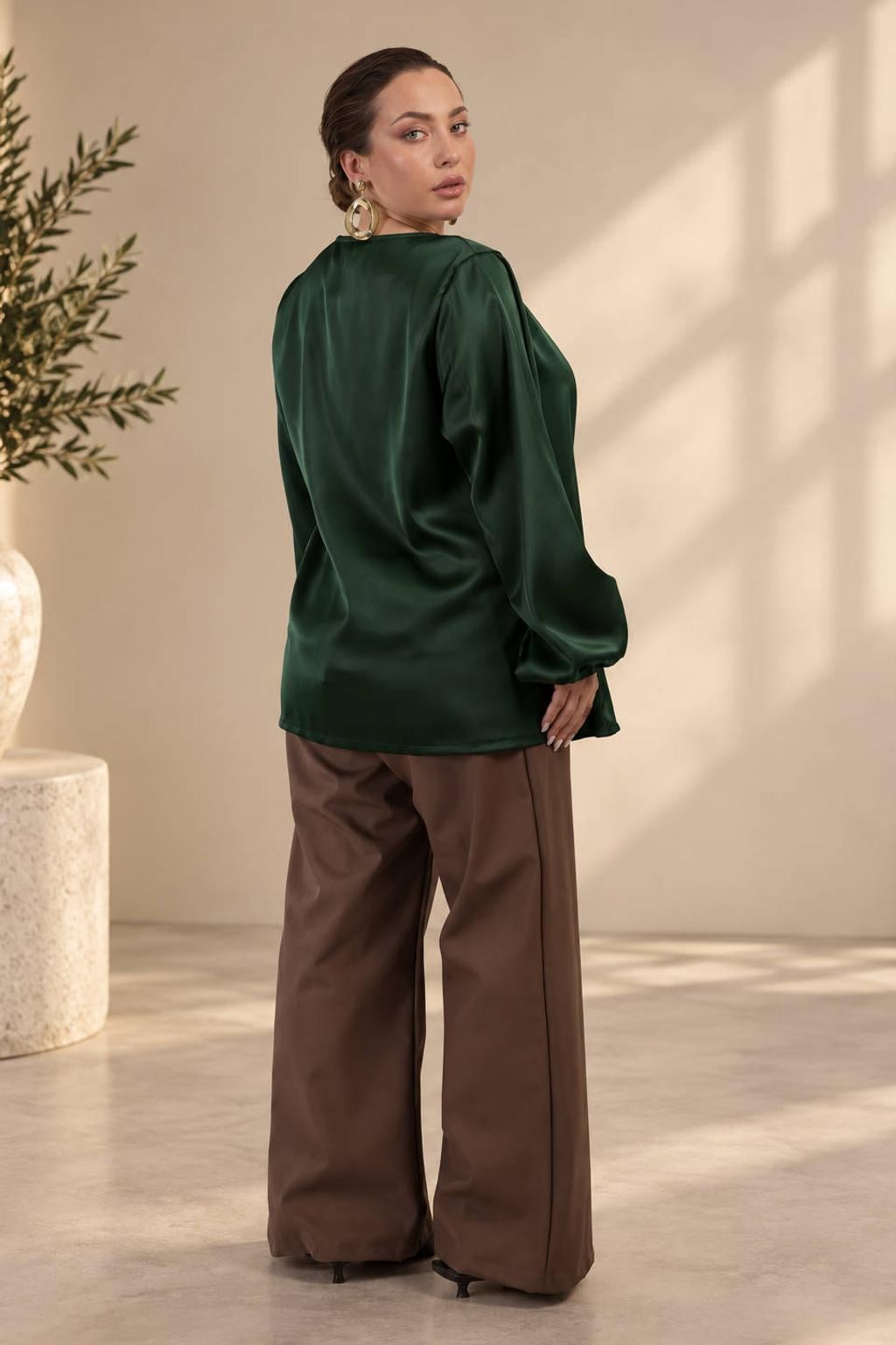 Curviss satijnen blouse - donkergroen