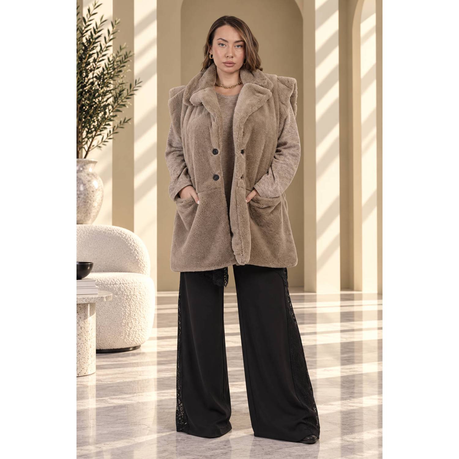 Curviss Plus Size imitatiebont bodywarmer beige