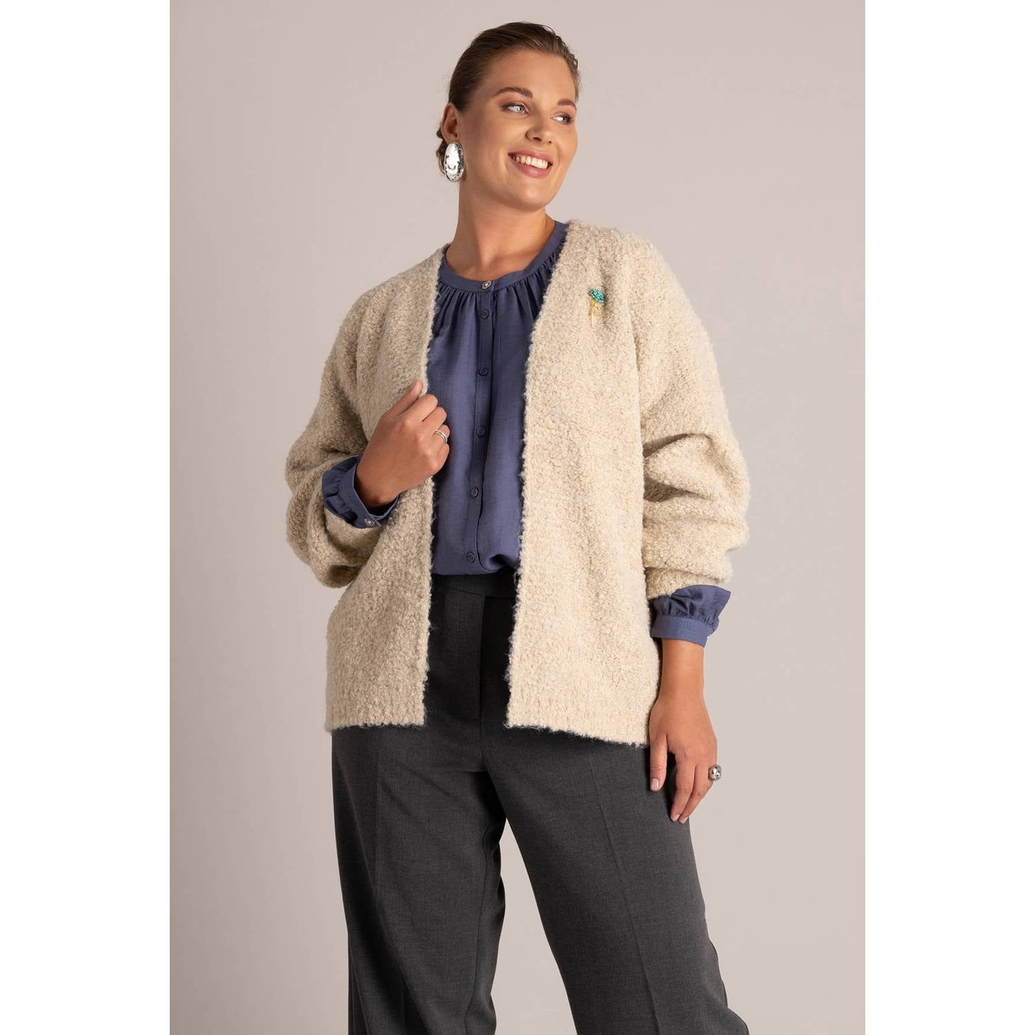 Yest Curve Plus Size gebreid vest met wol beige